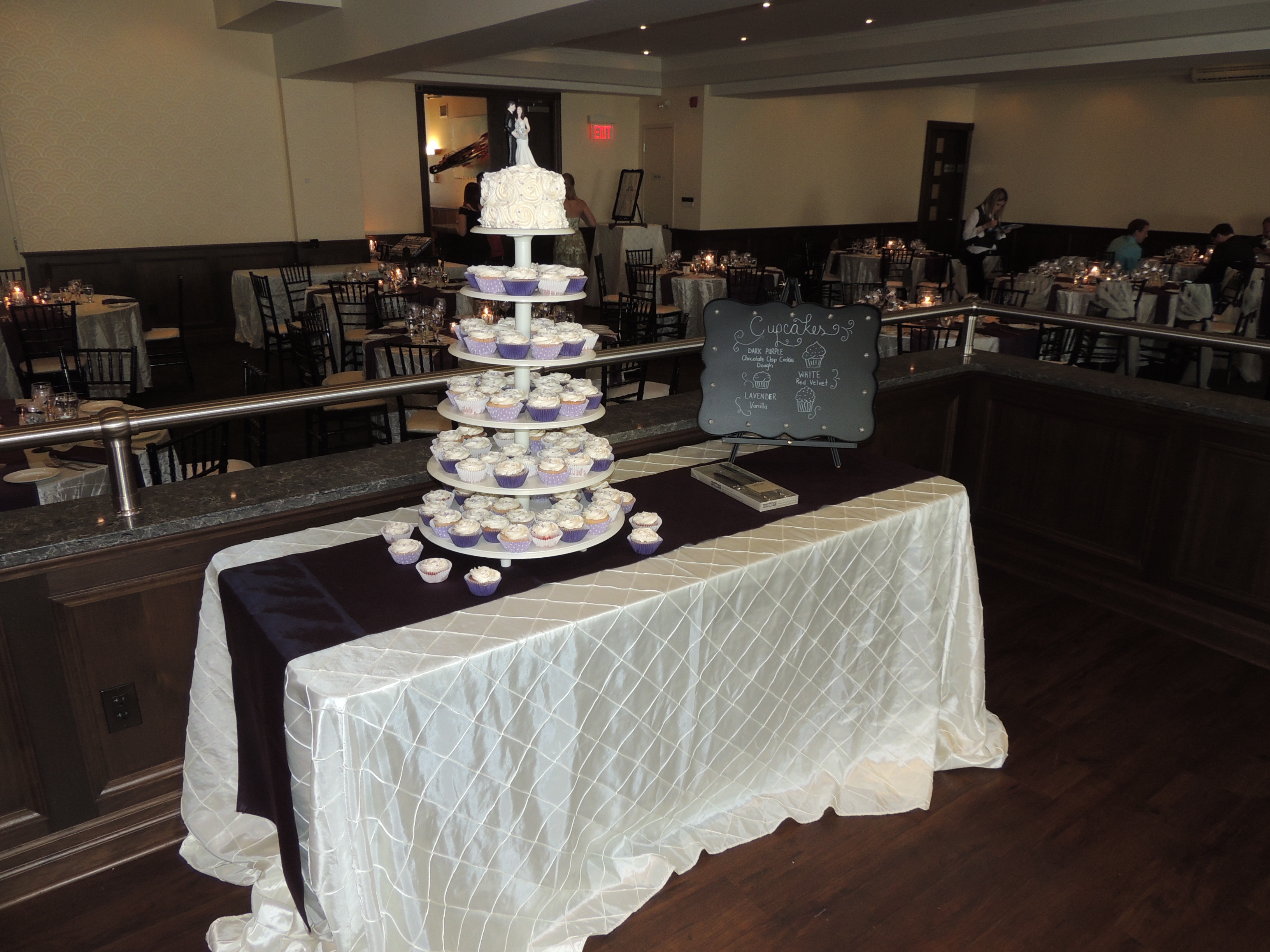 CK Spices, Coffee & Teas is the place for Custom Wedding Cakes, Cupcakes & Cookies in Chatham-Kent!