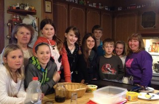 4H Achievement Day Eberts Lifeskills Club: (Left to Right) Back Row- Leader Sue Cameron, Press Reporter Lauren Gough, Secretary Claire Pidduck, Guest Speaker Emily Meko- Eat What’s Good, President Ryan McKerrall, Vice President Will McKerral, Leader Tracy Henry. Front Row- Kat Janovicek and guest.