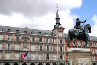 Plaza_Mayor_-_Madrid_-_Spain