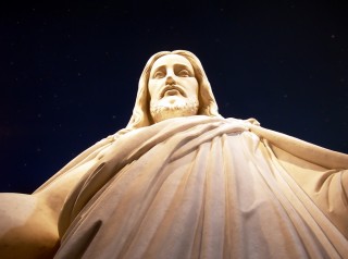 jesus statue christmas