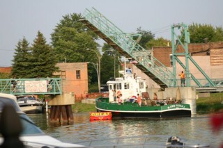 walking bridge wallaceburg stonehouse