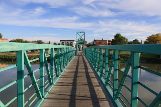 Walking bridge construction schedule set