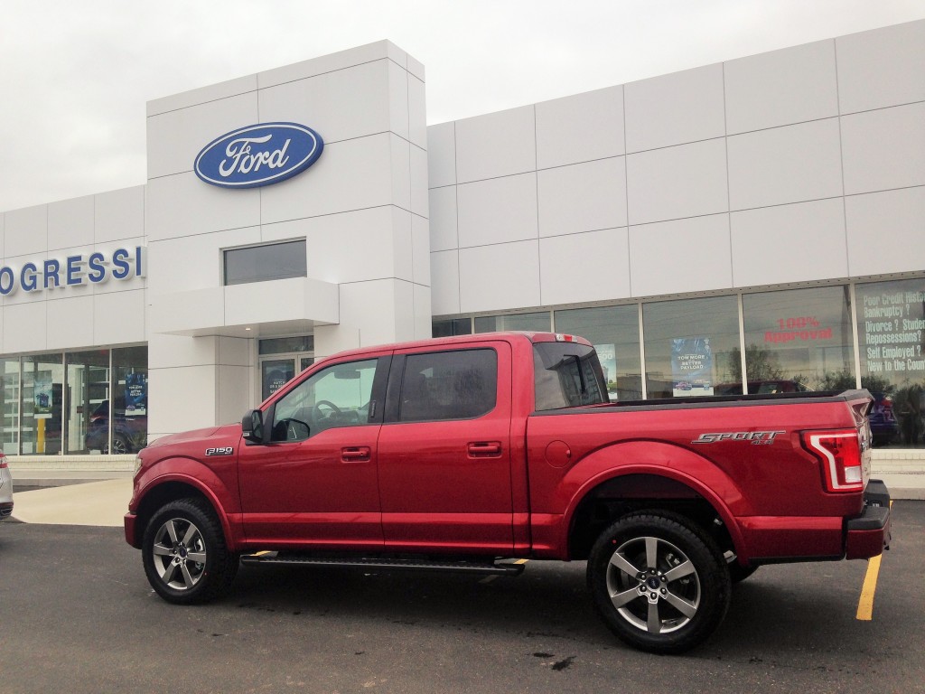 2015 Ford F150 strips down, goes aluminum