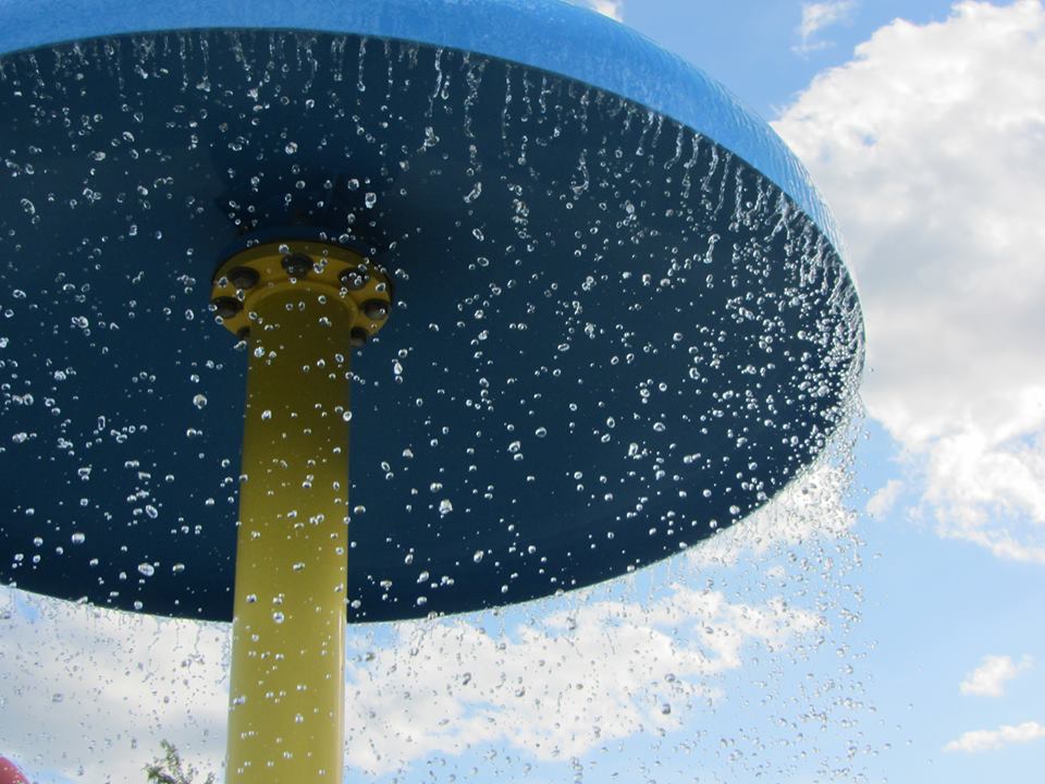 Wallaceburg splash pad committee holding movie night