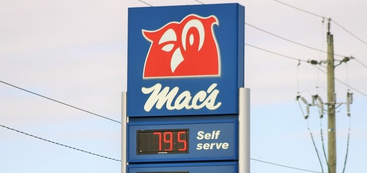 Armed robbery at Mac’s in Wallaceburg
