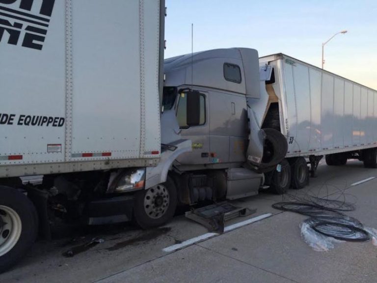 Transport crash causes chain reaction