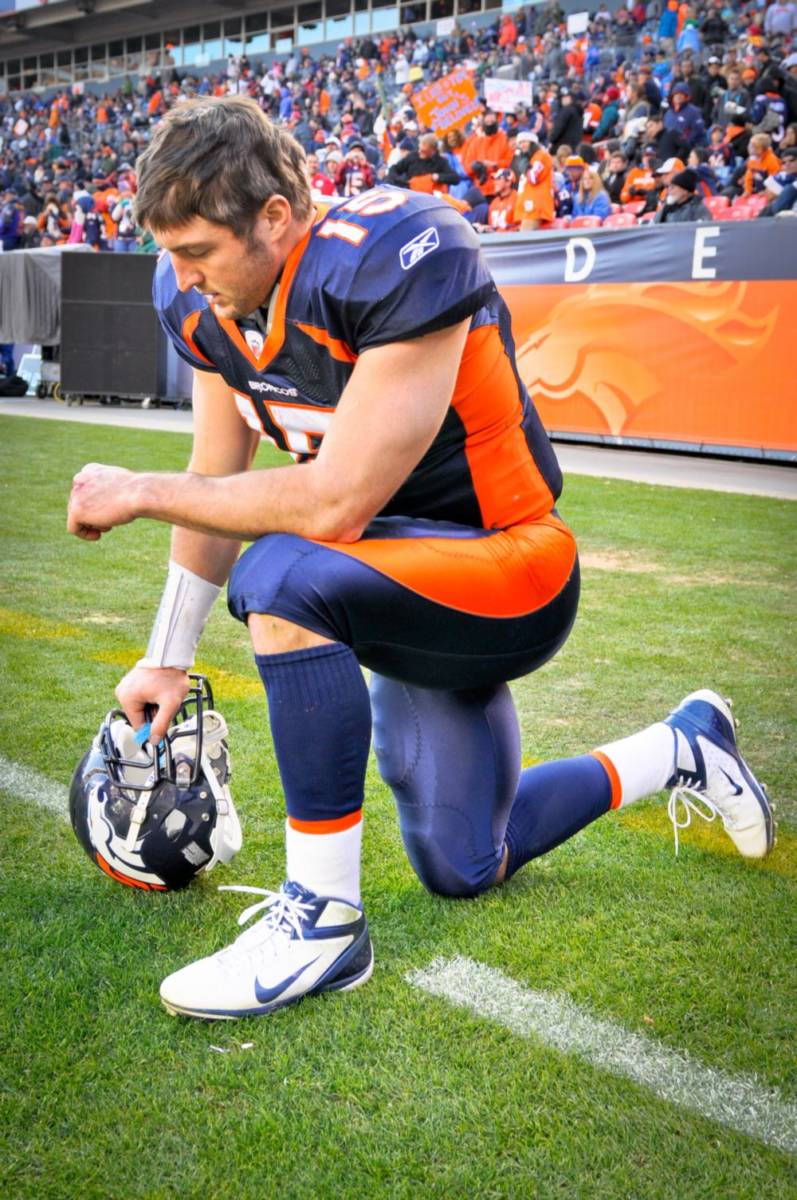 tim_tebow_tebowing