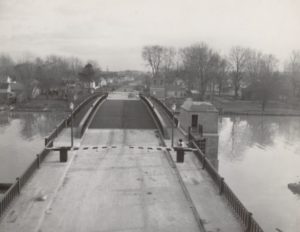 Lord Selkirk bridge construction, late '40s (Submitted Photo)