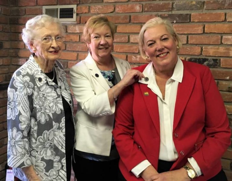Wilson honoured for Hospice volunteer work