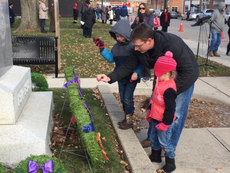 Remembrance Day service held in Dresden (Photos)