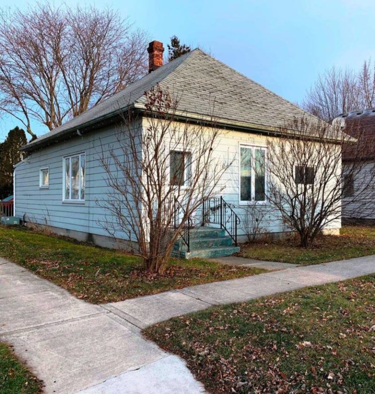 Just listed with Riversite Realty