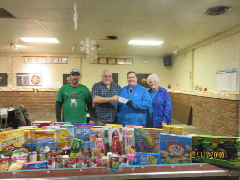 Moose Lodge donates to Salvation Army