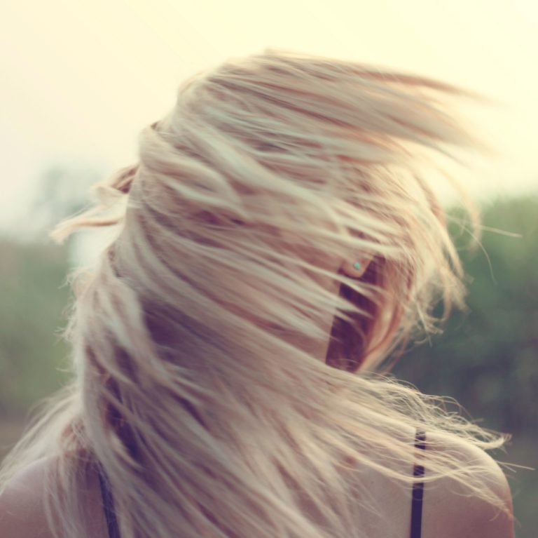 Special weather statement, 90 km/h wind gusts, chance of showers, thunderstorm risk, high 22°C