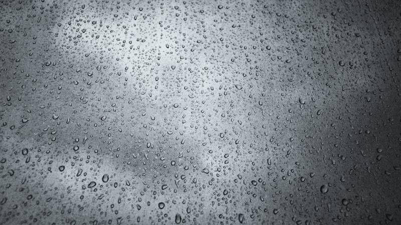 Rainfall warning, mainly cloudy, risk of thunderstorm, high 21°C