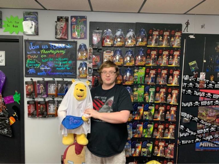 Toy Wars and Collectables Thanksgiving event