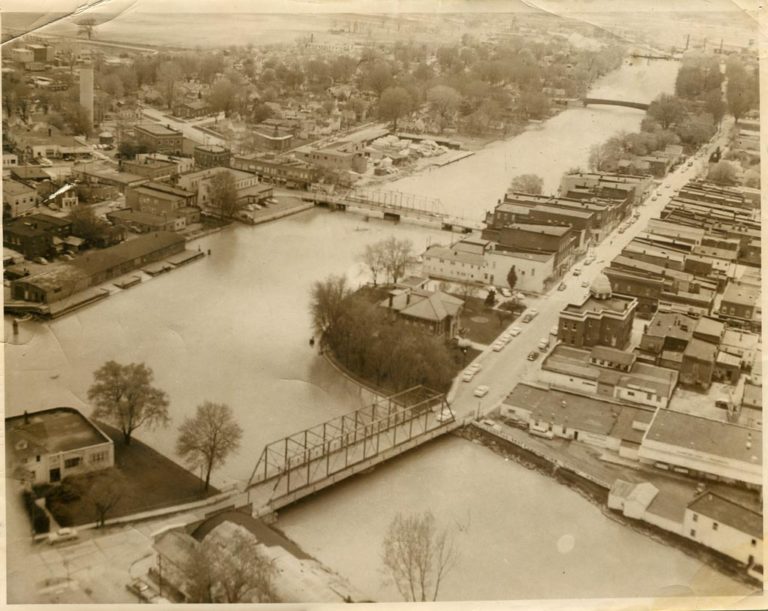 TBT: Downtown Wallaceburg, 1956