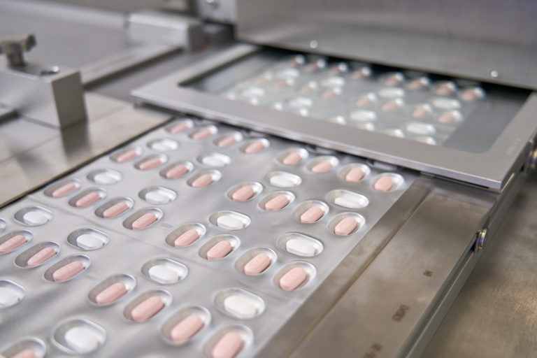Health Canada authorizes antiviral pill for some COVID-19 patients