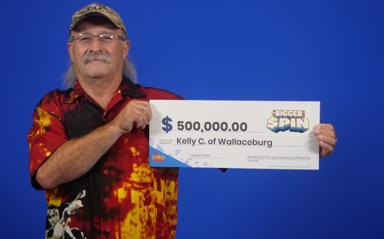Wallaceburg man wins $500,000 lottery prize