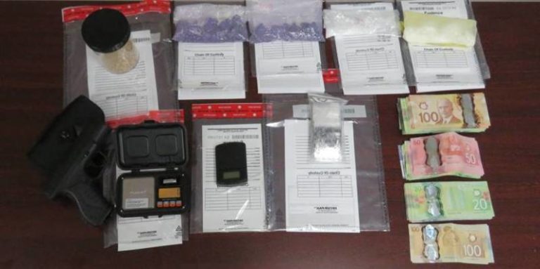 Fentanyl, meth and cash seized in Sarnia