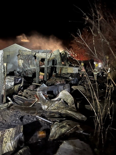 Pole shed fire in Bothwell