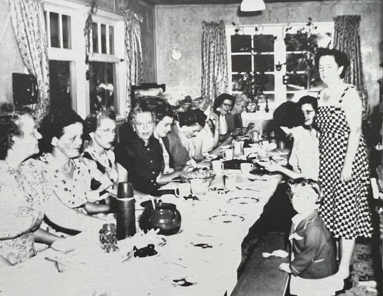 TBT: Rotary meeting at Frank Mann’s Port Lambton cottage, 1951