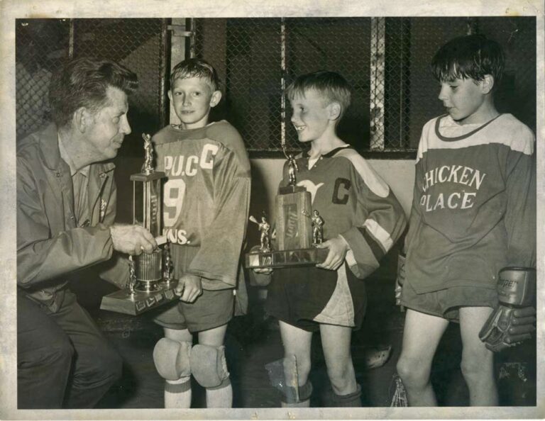 TBT: Wayne Gretkzy playing lacrosse as a kid in Wallaceburg, 1970
