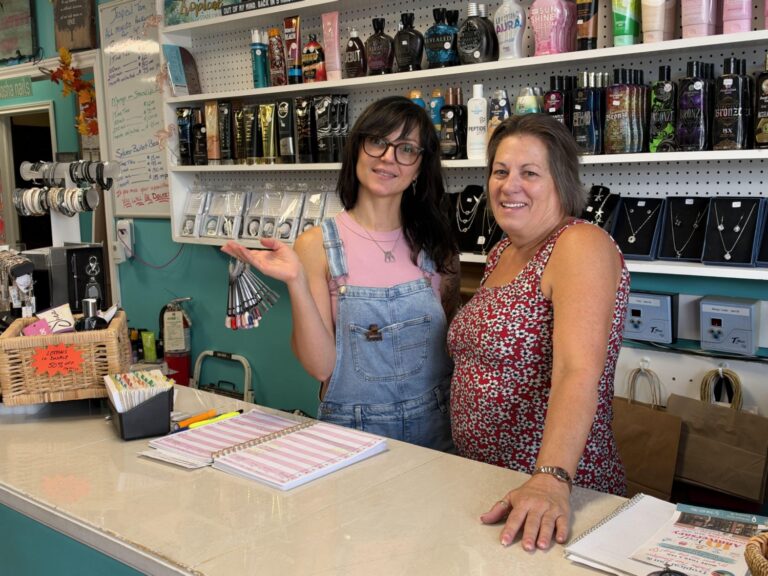 Tropical Tan and Palm Tree Boutique celebrates 10 years in Wallaceburg (Listen)